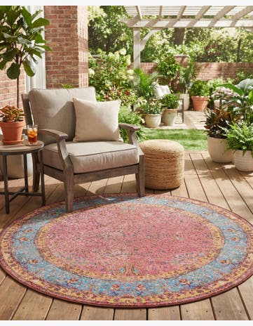 4' 1 x 4' 1 Easy-Clean Traditional Indoor / Outdoor Round Rug