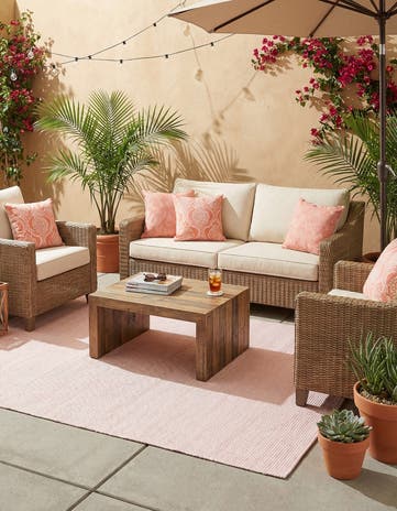 6' 1 x 9' Easy-Clean Jill Zarin Palm Springs Indoor / Outdoor Rug
