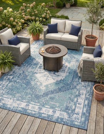 10' x 14' Easy-Clean Traditional Indoor / Outdoor Rug