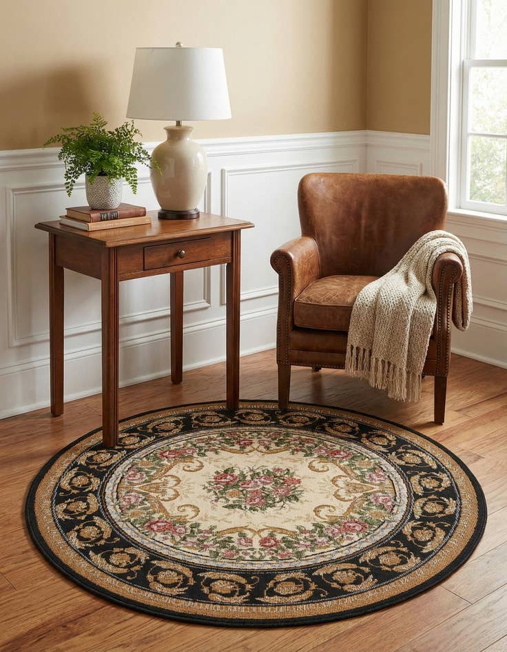 Detail image of 3' x 3'  Washable Traditional Indoor / Outdoor Round Rug