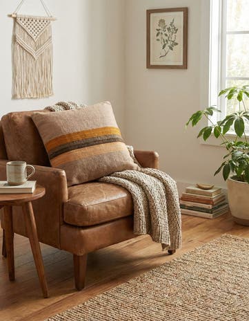 1' 7 x 1' 7 Hand Woven Pillow Wool Square Rug