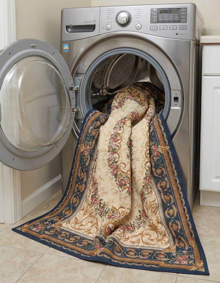 Detail image of 7' 10 x 10'  Washable Traditional Indoor / Outdoor Rug