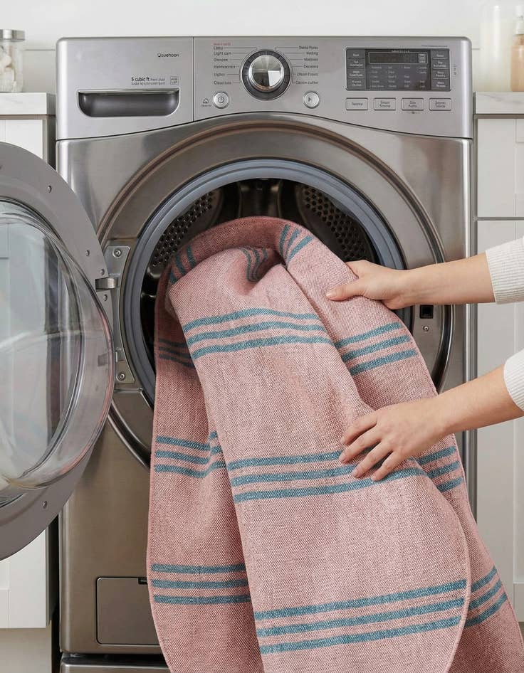 Detail image of 5' 3 x 8'  Washable Jill Zarin Anguilla Indoor / Outdoor Oval Rug