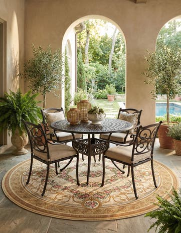 10' x 10' Easy-Clean Traditional Indoor / Outdoor Round Rug