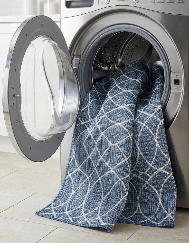 Detail image of 5' 3 x 8'  Washable Trellis Indoor / Outdoor Rug