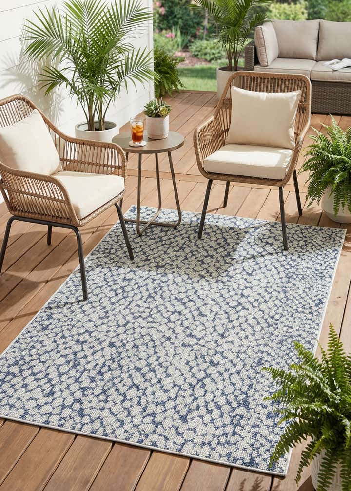4' 1 x 6' 1 Easy-Clean Safari Indoor / Outdoor Rug