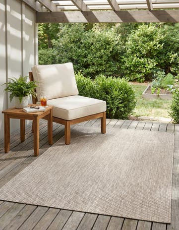 4' x 6' Easy-Clean Solid Indoor / Outdoor Rug