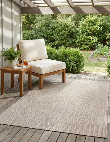 4' x 6' Easy-Clean Solid Indoor / Outdoor Rug