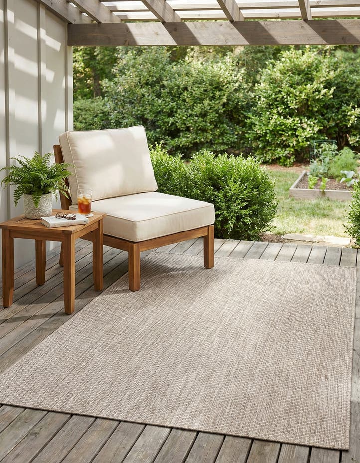 4' x 6' Easy-Clean Solid Indoor / Outdoor ...