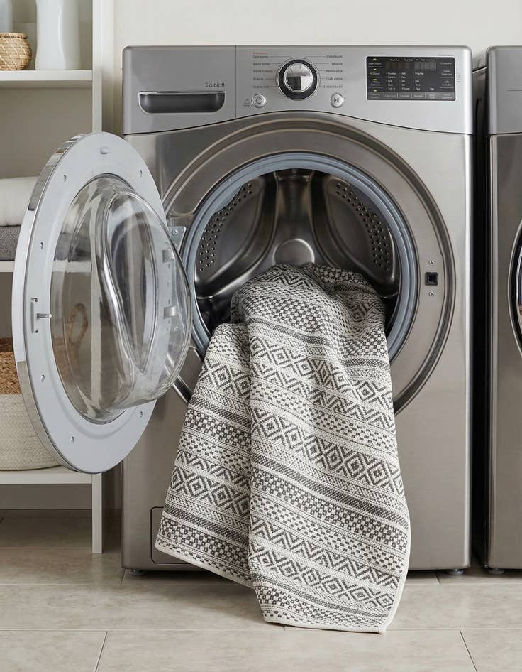 Detail image of 3' x 5' 3  Washable Striped Indoor / Outdoor Rug