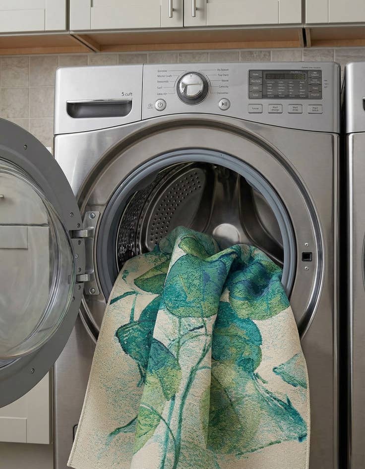 Detail image of 5' 3 x 8'  Washable Botanical Indoor / Outdoor Rug