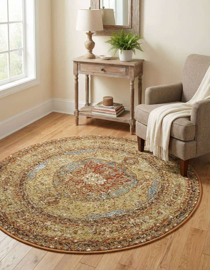 Detail image of 3' 3 x 3' 3  Washable Traditional Indoor / Outdoor Round Rug