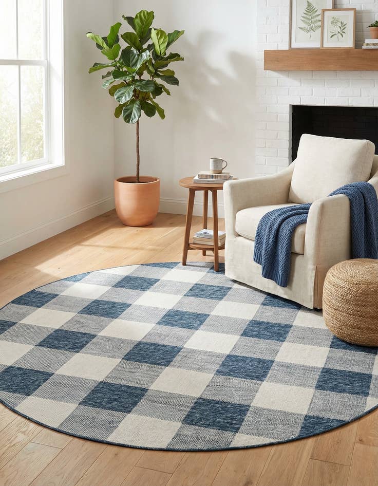 Detail image of  7' 10 x 7' 10  Washable Checkered Indoor / Outdoor Round Rug