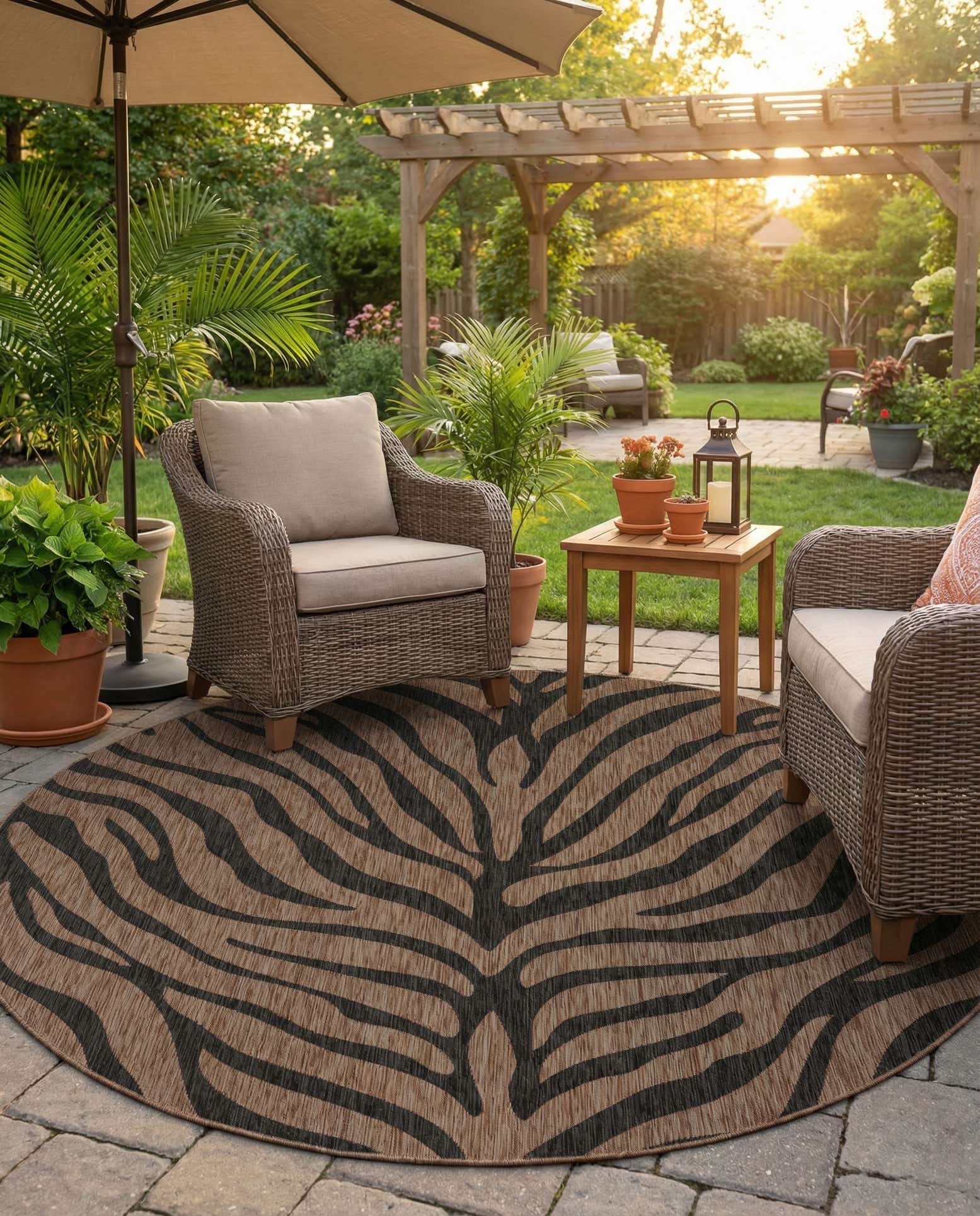 10' x 10' Easy-Clean Safari Indoor / Outdoor Round Rug