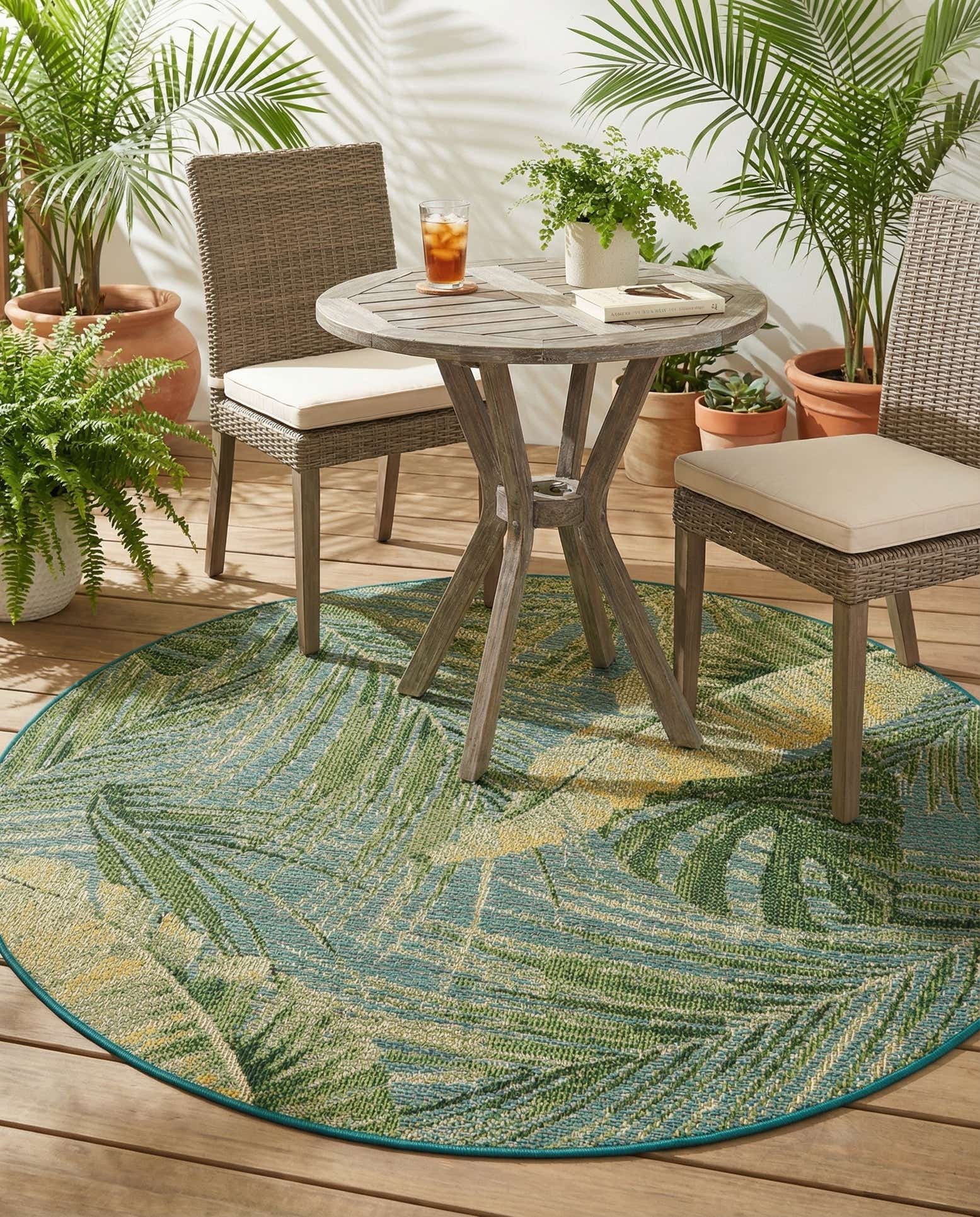 5' x 5' Easy-Clean Botanical Indoor / Outdoor Round Rug