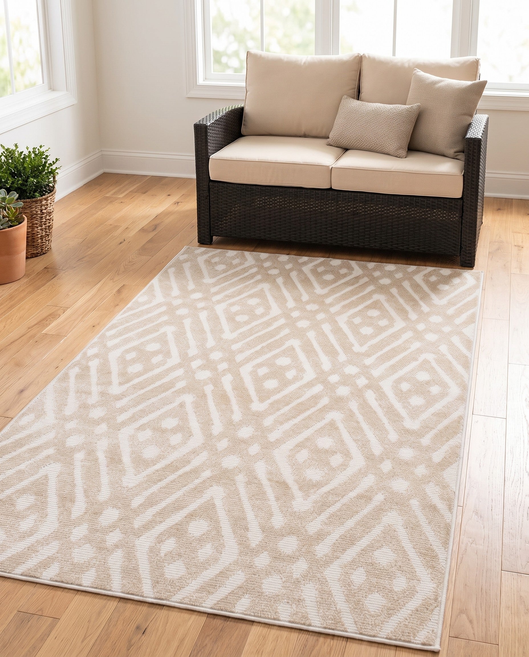 4' x 6' Easy-Clean Sabrina Soto Ella Indoor / Outdoor Rug
