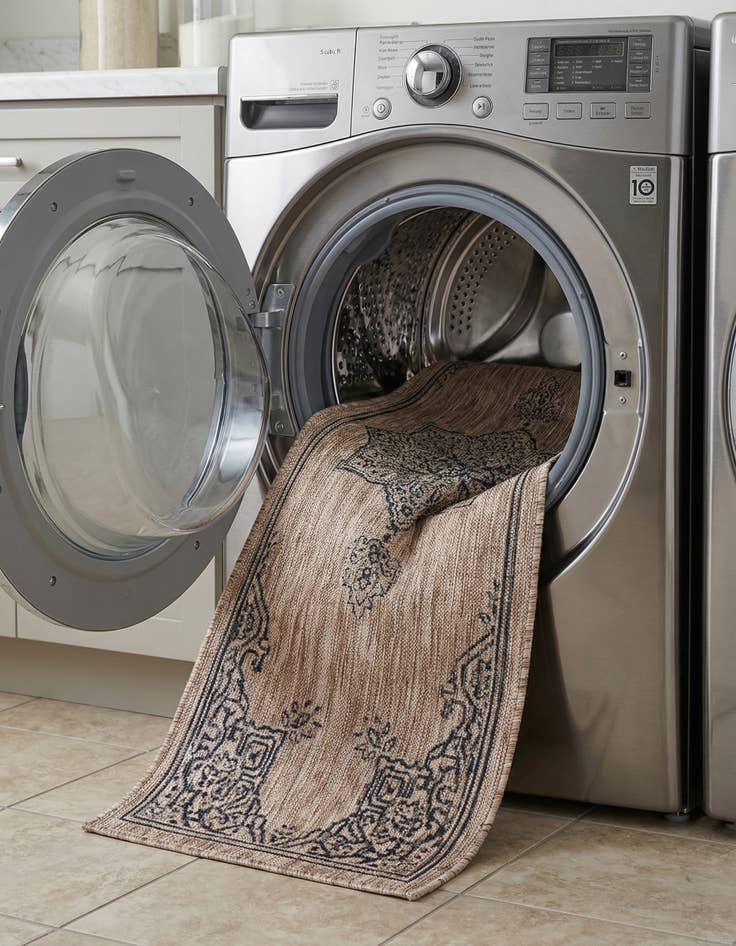 Detail image of 2' x 6'  Washable Traditional Indoor / Outdoor Runner Rug