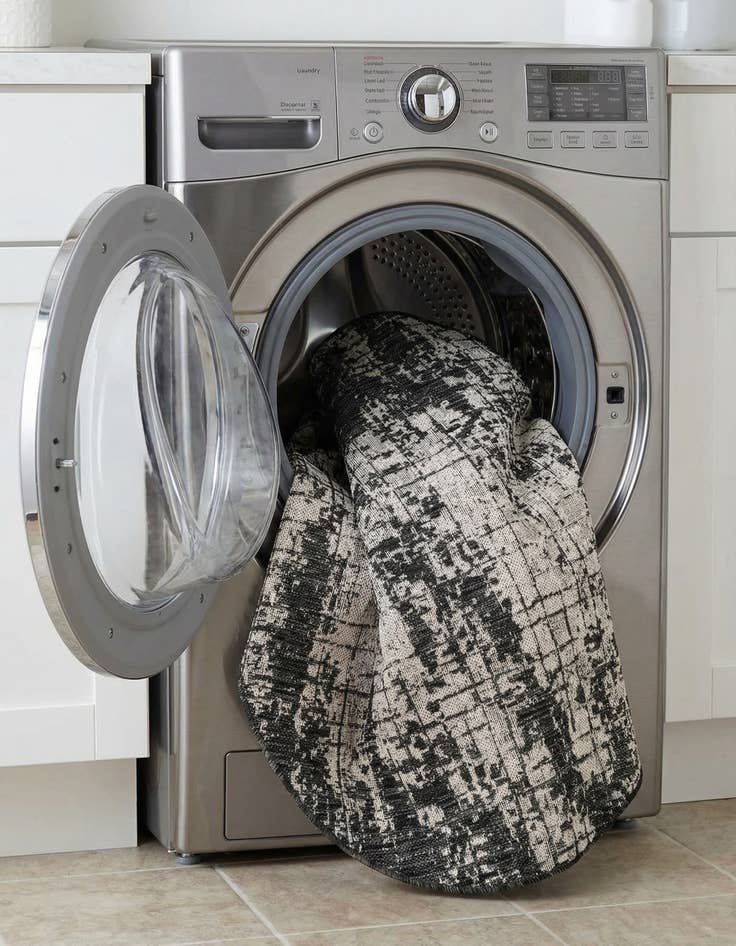 Detail image of 4' x 4'  Washable Modern Indoor / Outdoor Round Rug