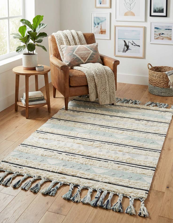 Detail image of  4' 1 x 6' 1  Hand Woven Arizona Wool Rug