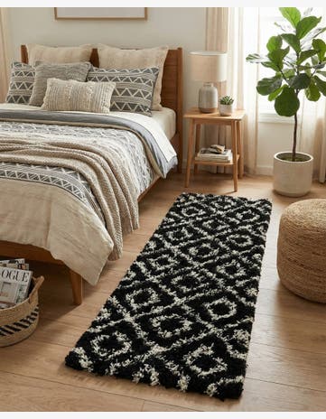 2' x 6' Trellis Shag Runner Rug