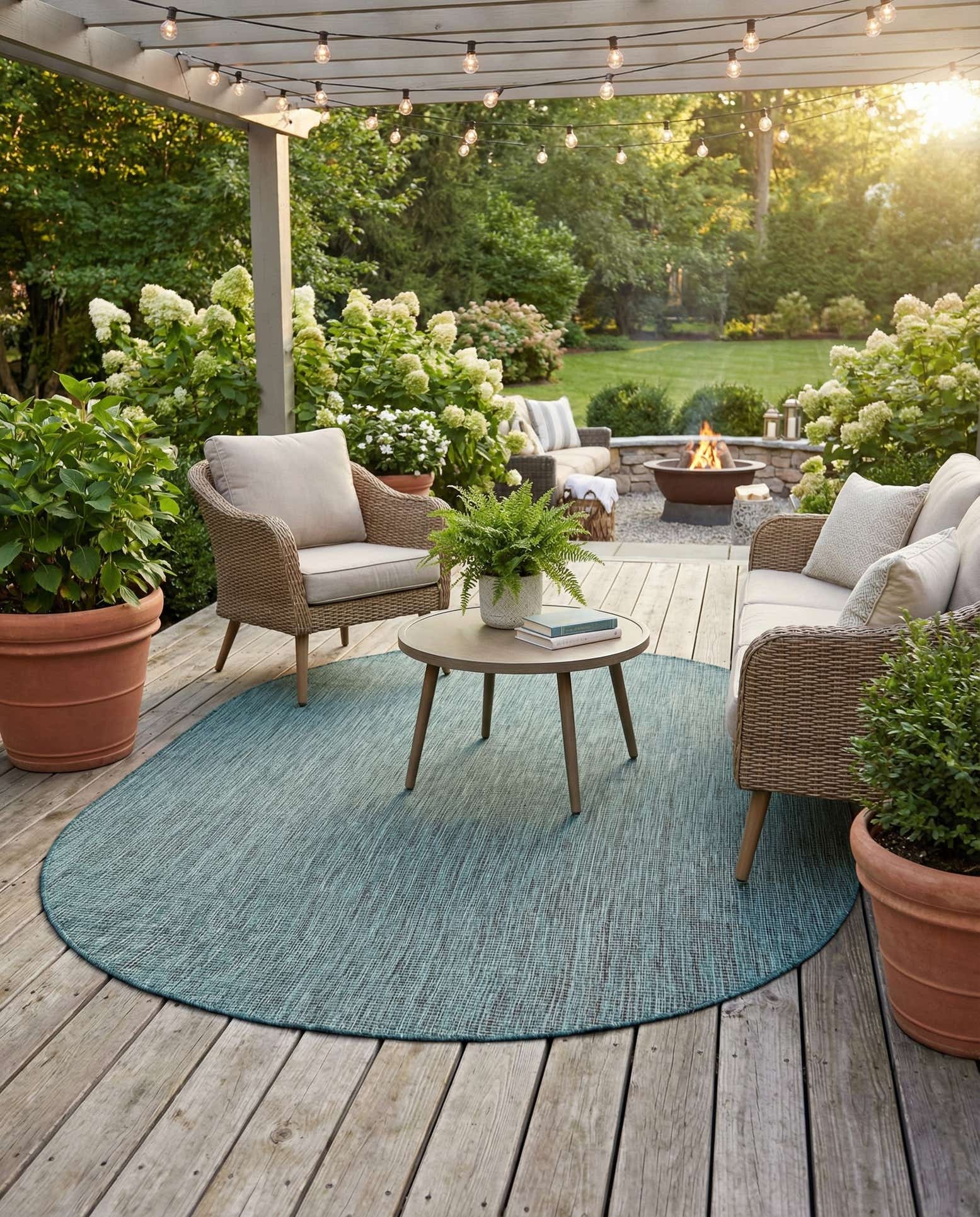 6' 1 x 9' Easy-Clean Solid Indoor / Outdoor Oval Rug