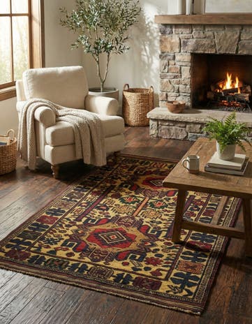 2' 10 x 4' 7 Hand Knotted Sumak Wool Rug