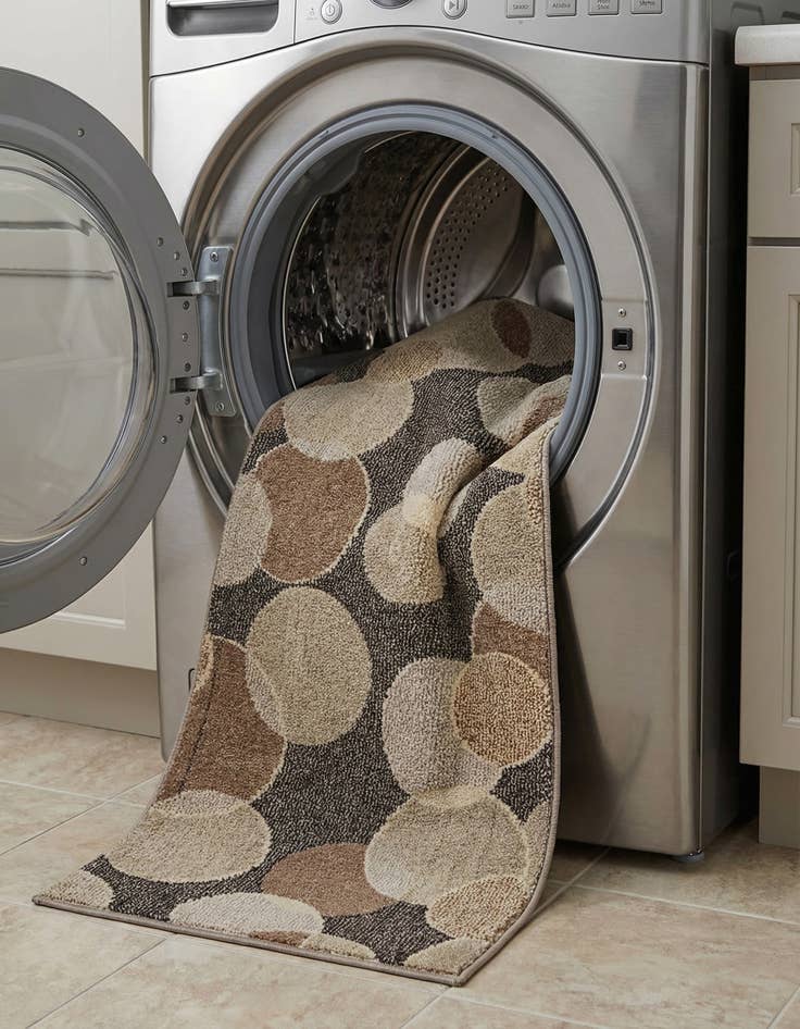 Detail image of 2' 2 x 6' 9  Washable Spectrum Runner Rug