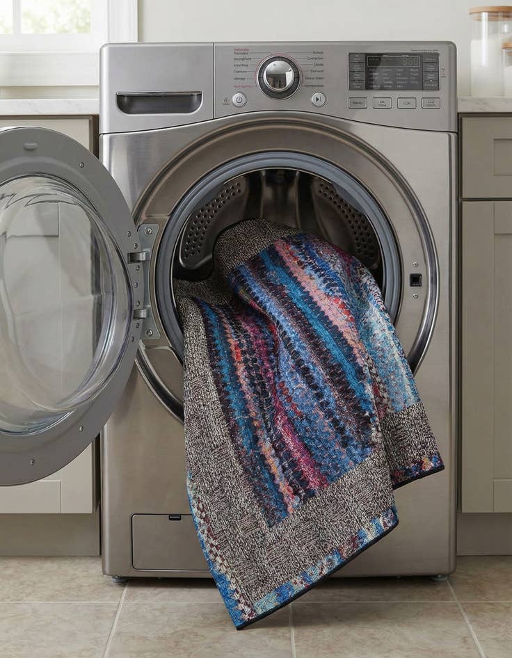 Detail image of  4' x 6'  Washable Modern Indoor / Outdoor Rug