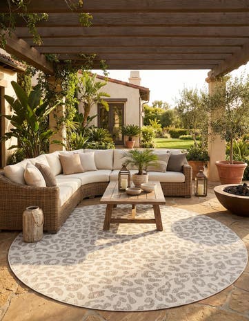 13' x 13' Easy-Clean Safari Indoor / Outdoor Round Rug