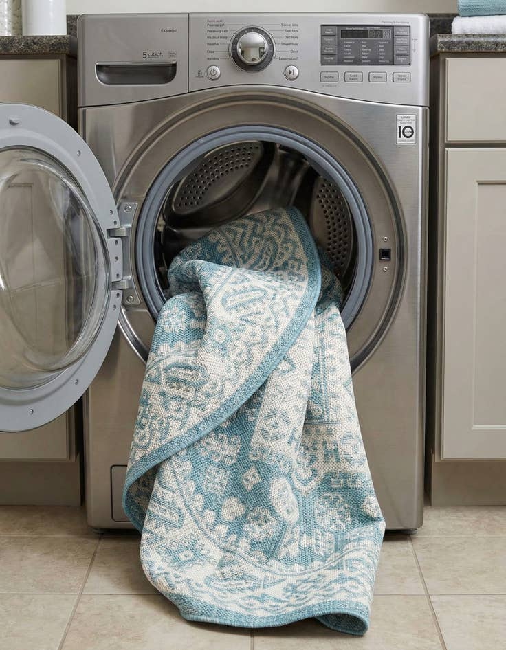 Detail image of 3' x 3'  Washable Aztec Indoor / Outdoor Round Rug