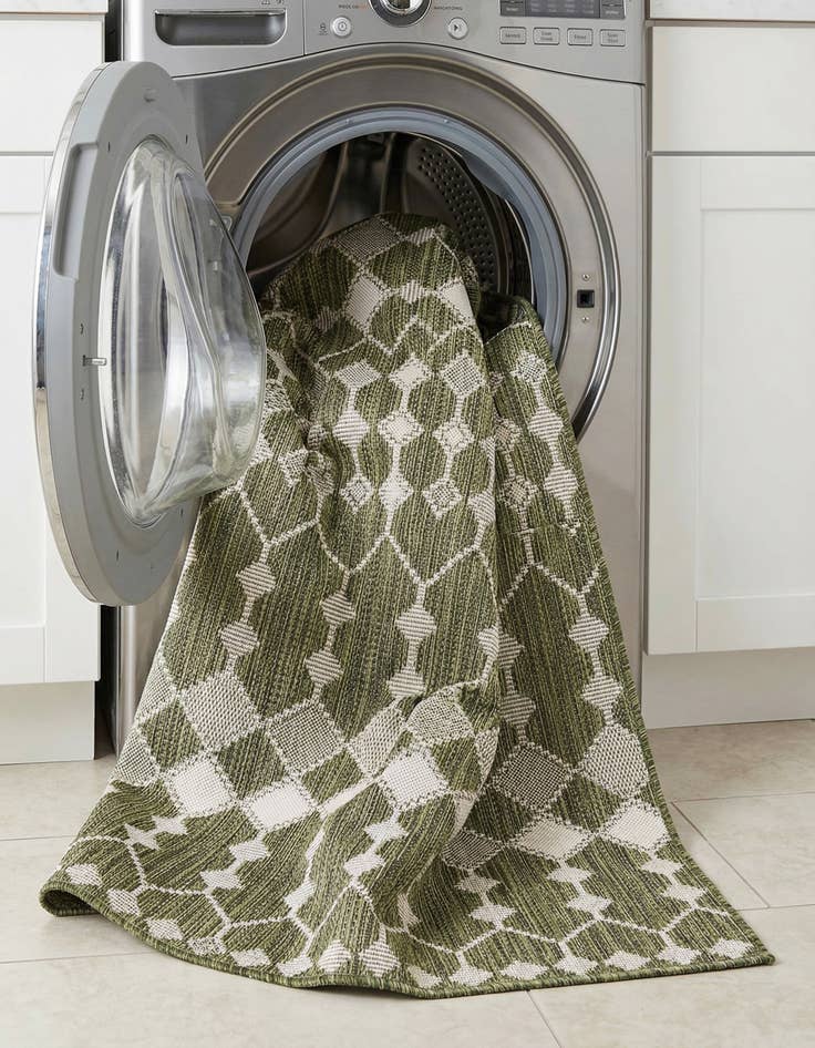 Detail image of 5' 3 x 8'  Washable Trellis Indoor / Outdoor Rug