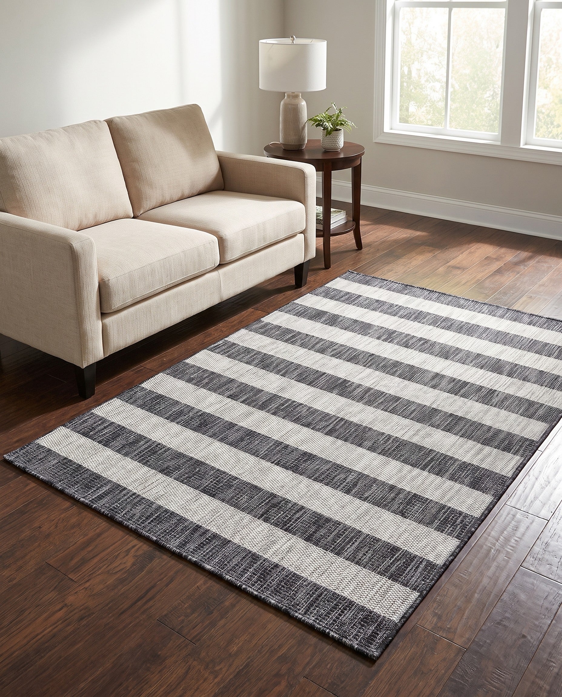 4' x 6' Easy-Clean Ribbon Indoor / Outdoor Rug