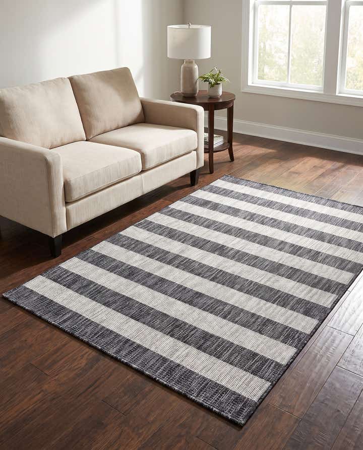 4' x 6' Easy-Clean Ribbon Indoor / Outdoor Rug