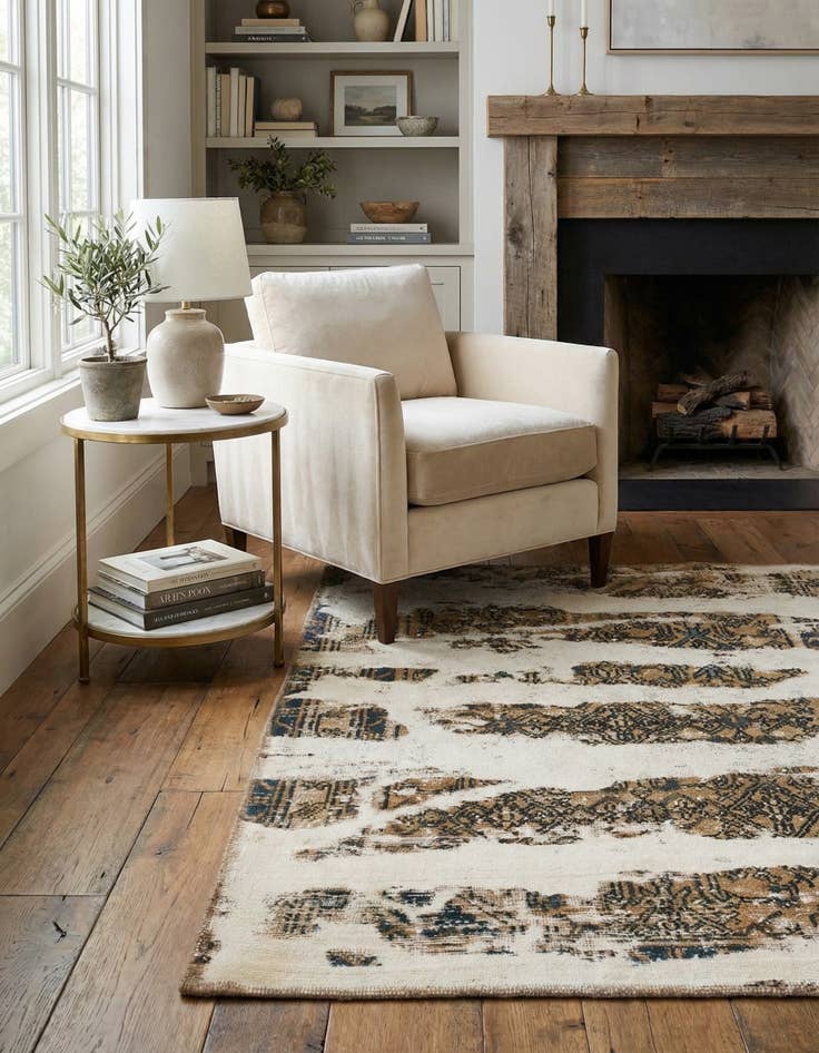 Detail image of 3' 2 x 4' 4  Hand Knotted Ultra Vintage Persian Wool Rug