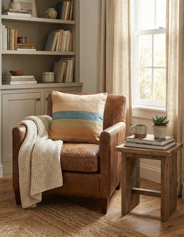 1' 7 x 1' 8 Hand Woven Pillow Wool Square Rug