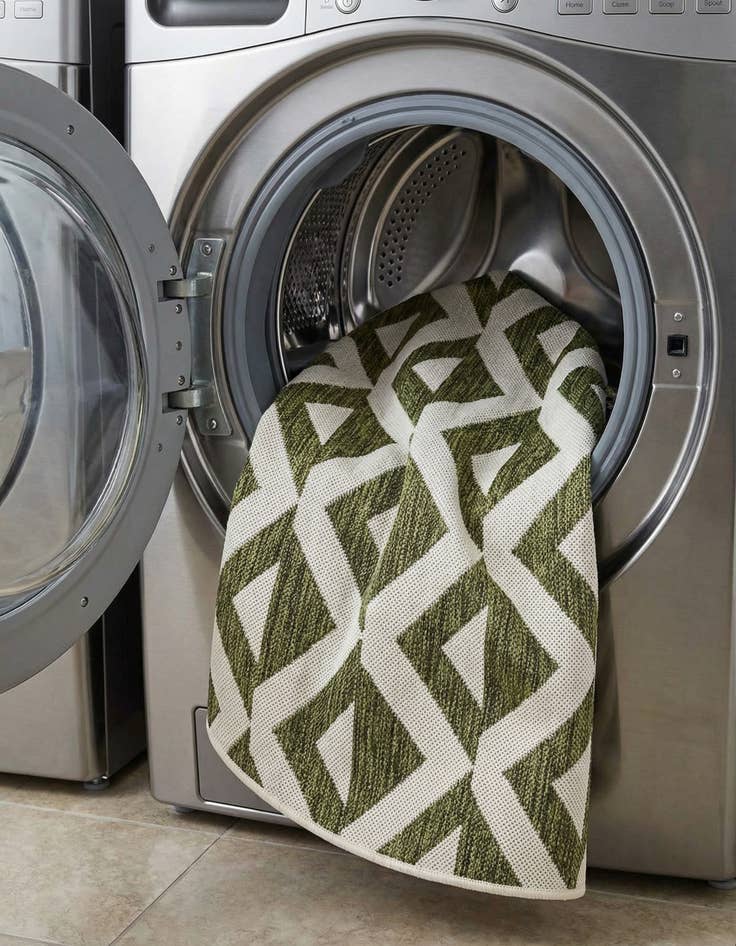 Detail image of 4' x 4'  Washable Jill Zarin Napa Indoor / Outdoor Round Rug