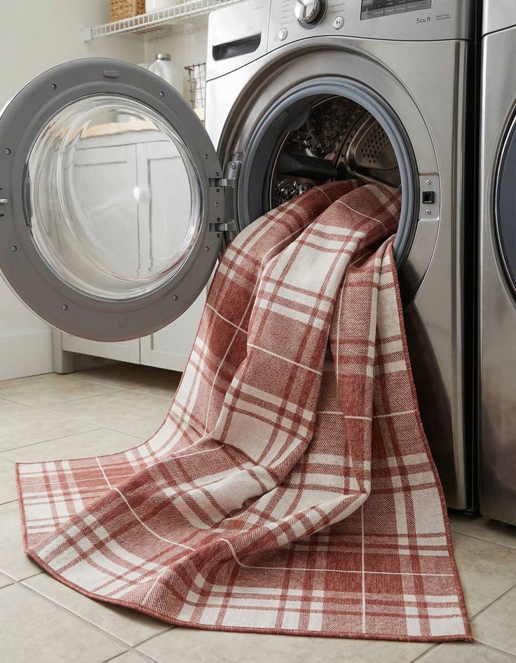 Detail image of  7' 10 x 10'  Washable Checkered Indoor / Outdoor Rug