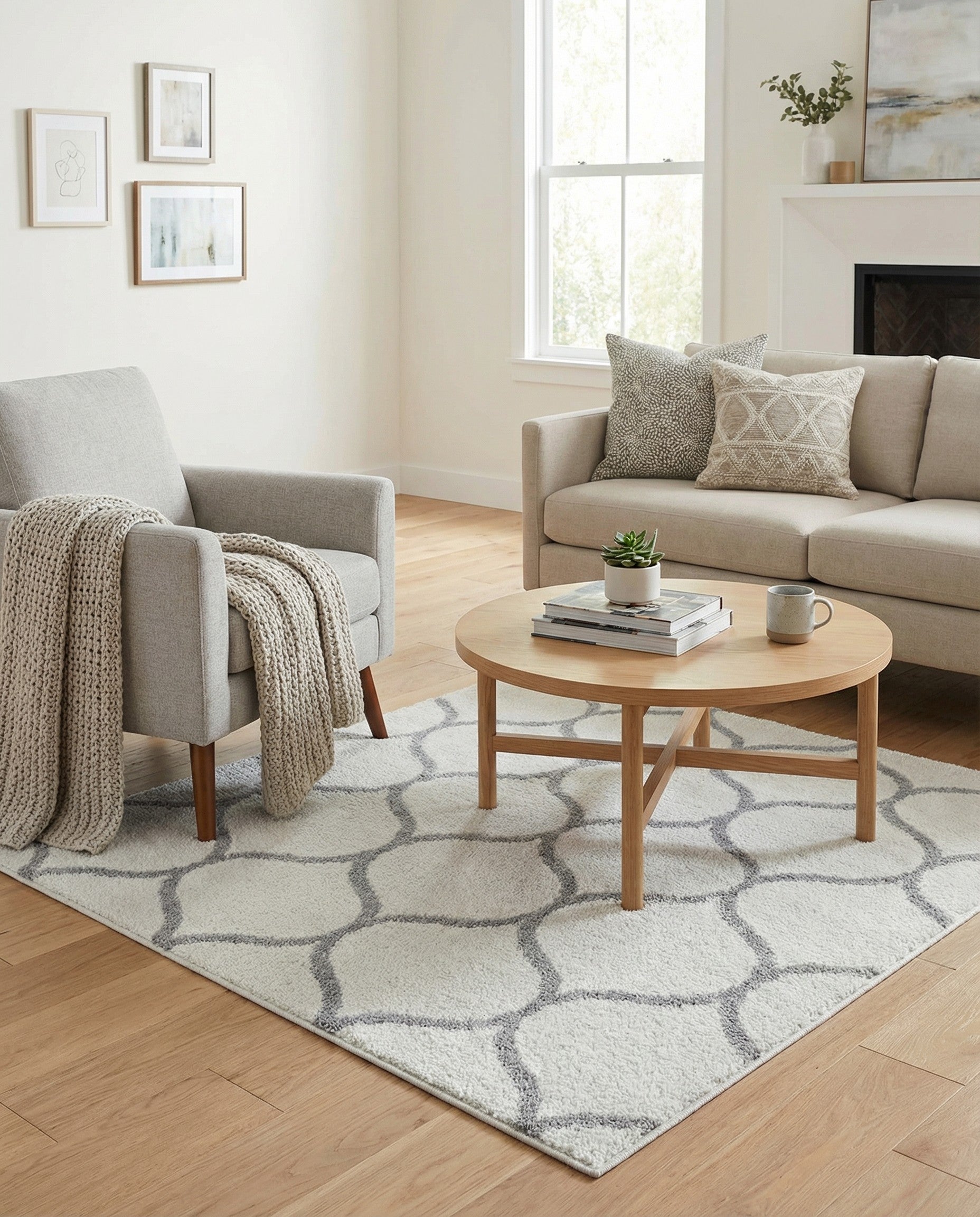  4' x 4' Lattice Frieze Square Rug