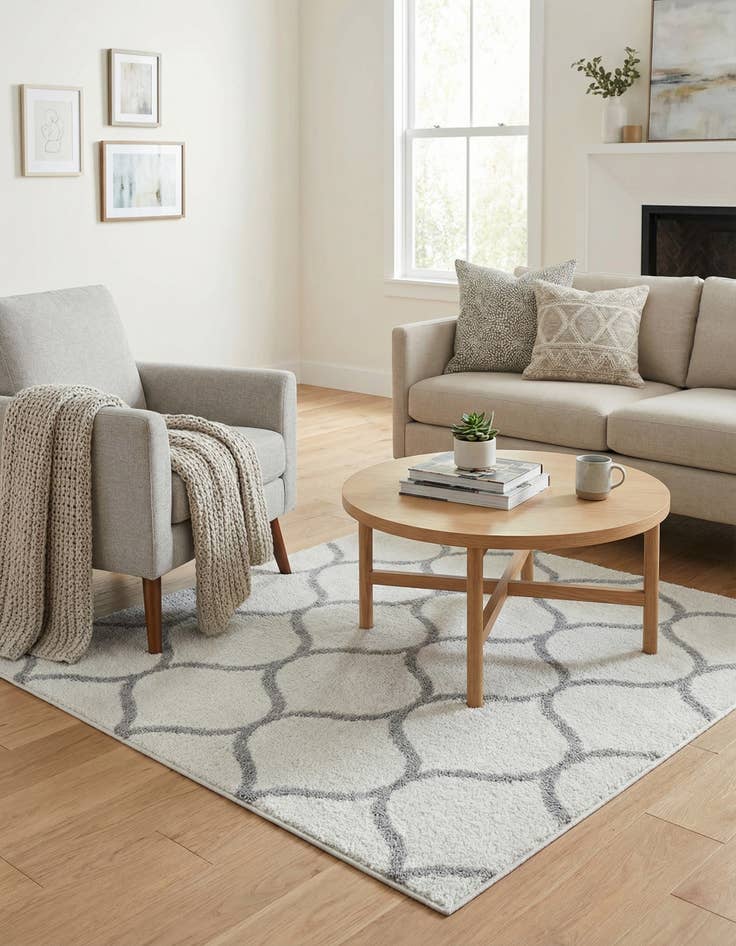 Detail image of  4' x 4' Lattice Frieze Square Rug