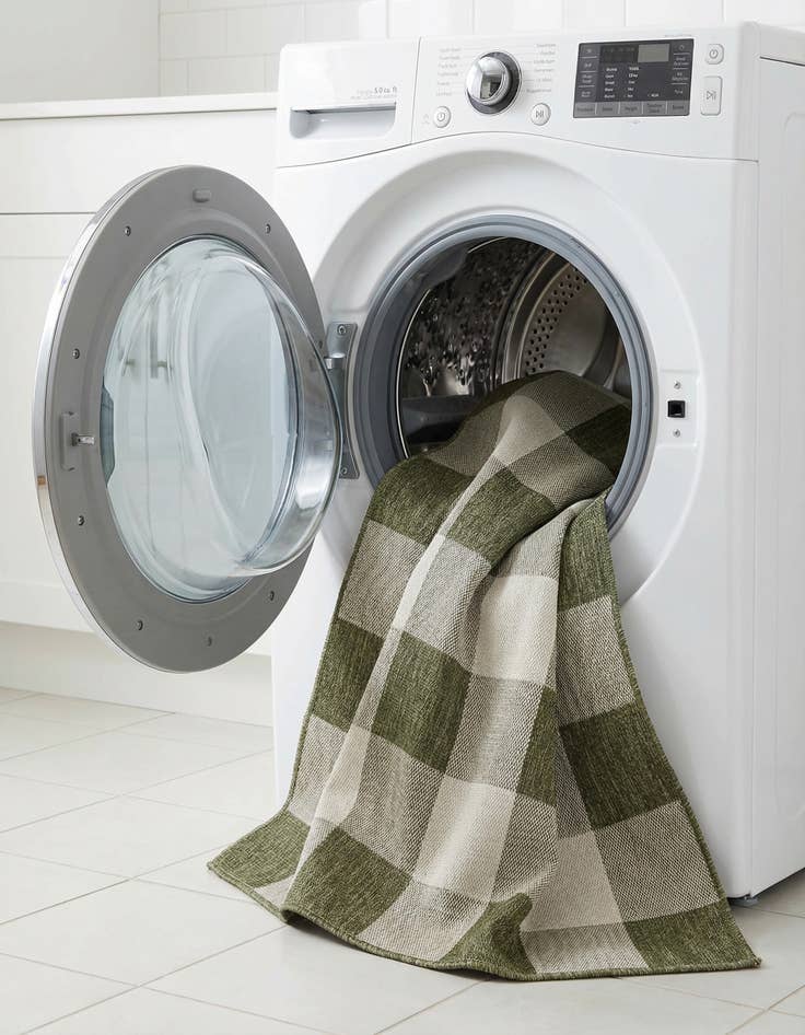 Detail image of  7' 10 x 10'  Washable Checkered Indoor / Outdoor Rug