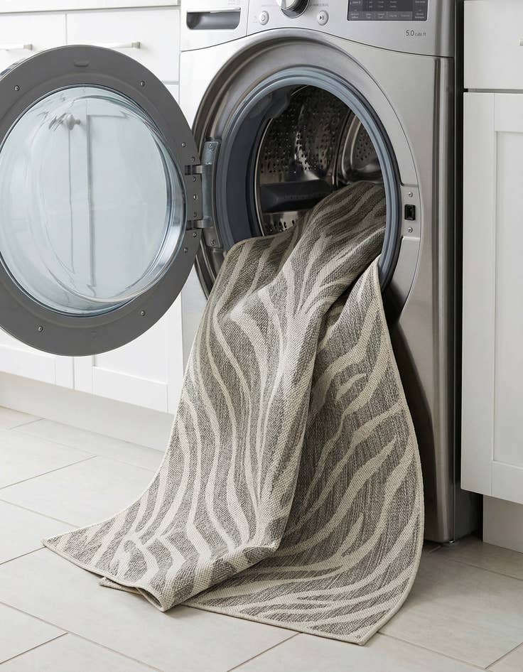 Detail image of 2' 7 x 10'  Washable Safari Indoor / Outdoor Runner Rug