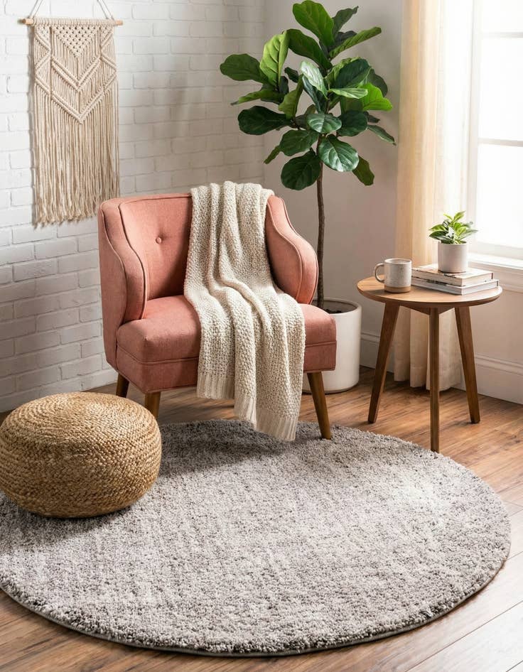 Detail image of  3' 3 x 3' 3 Jill Zarin Shaggy Chic Round Rug