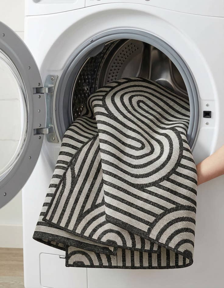 Detail image of 7' 10 x 7' 10  Washable Modern Indoor / Outdoor Square Rug