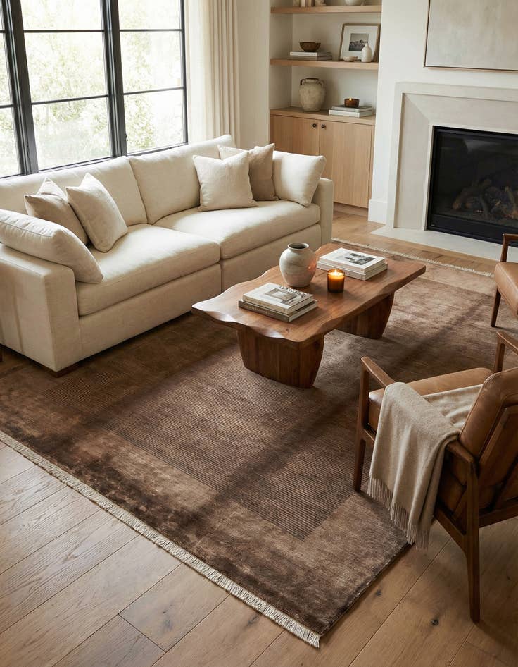 Detail image of 6' 8 x 10'  Hand Knotted Darya Wool Rug