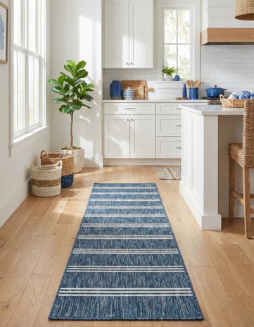 Blue Easy-Clean Jill Zarin Anguilla Indoor / Outdoor Runner Rug