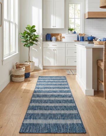 Blue Easy-Clean Jill Zarin Anguilla Indoor / Outdoor Runner Rug