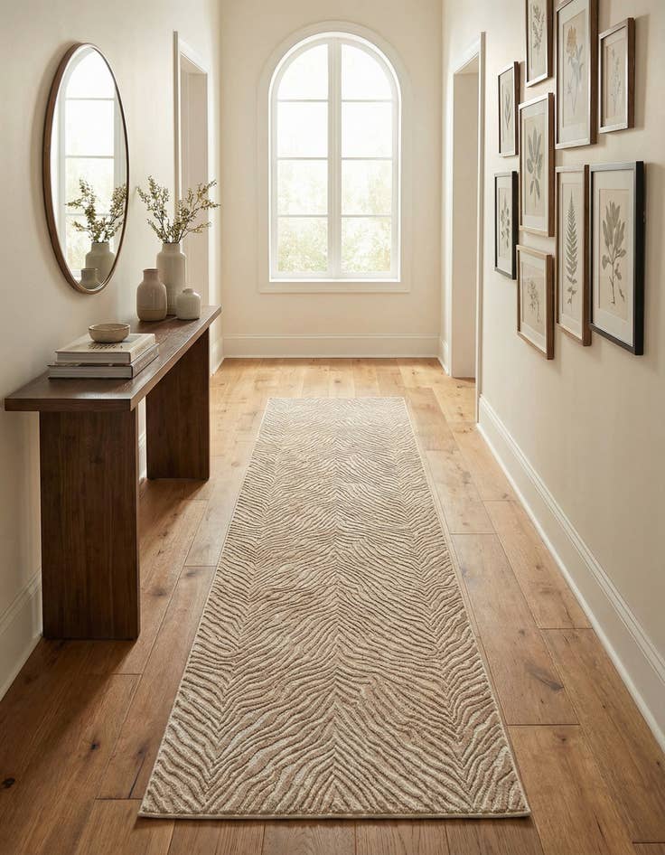 Detail image of 2' 7 x 12' Finsbury Runner Rug