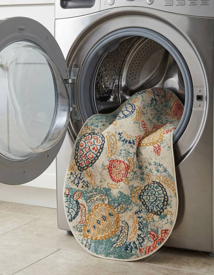 Detail image of  3' 3 x 5' 3  Washable Amalfi Oval Rug