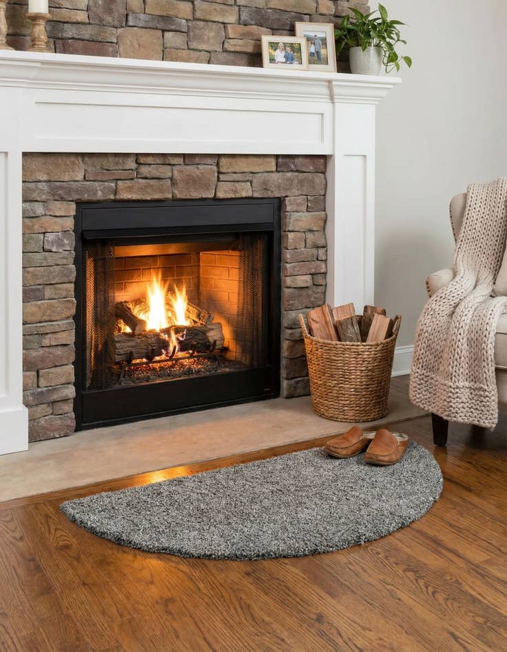 Detail image of 2' 7 x 4' Solid Shag Hearth Rug