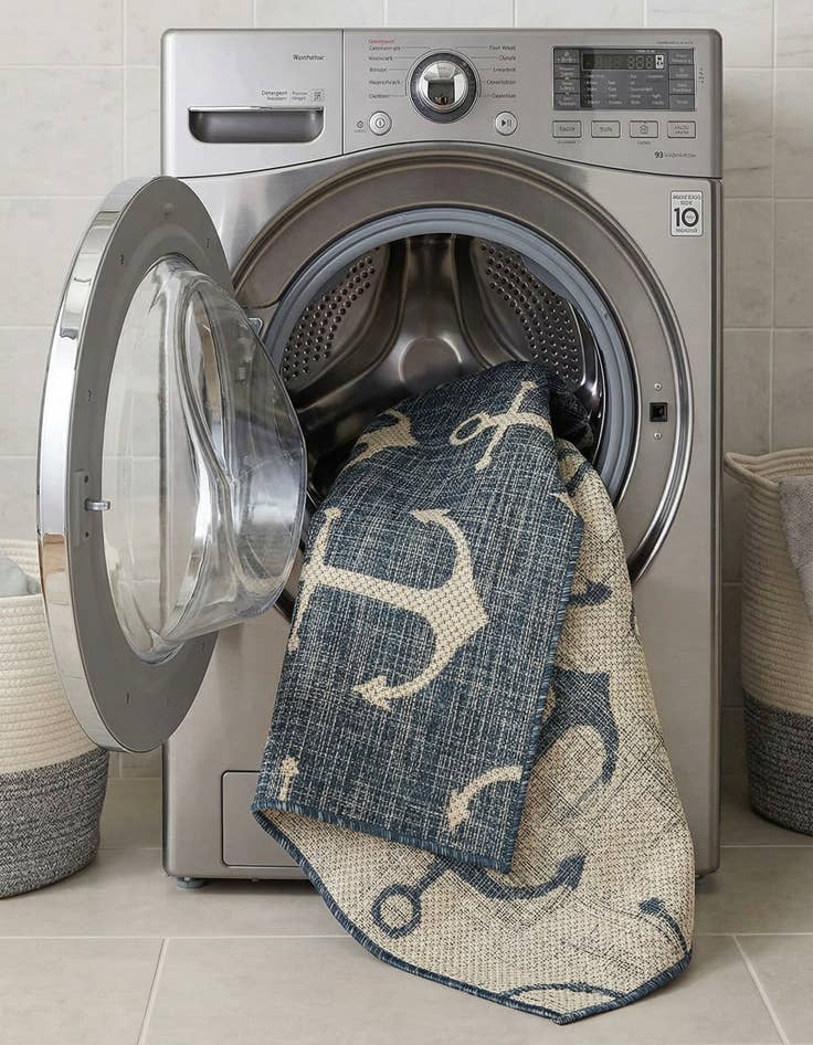 Detail image of 2' 7 x 4'  Washable Coastal Indoor / Outdoor Hearth Rug